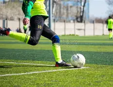 九游体育-关于足球夜战：滇池天虎队逆转天山霹雳队，主帅临场妙招逆风翻盘的范本的信息